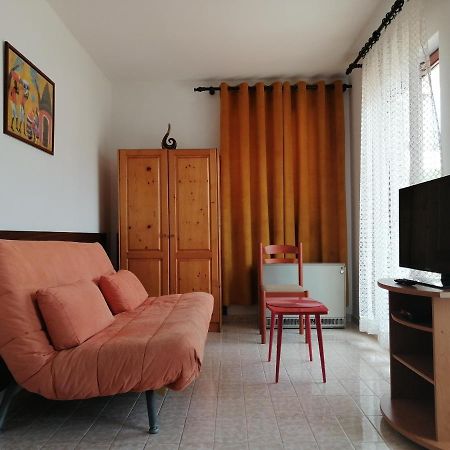 Lovely Apartment With Big Terrace In Будва Екстериор снимка