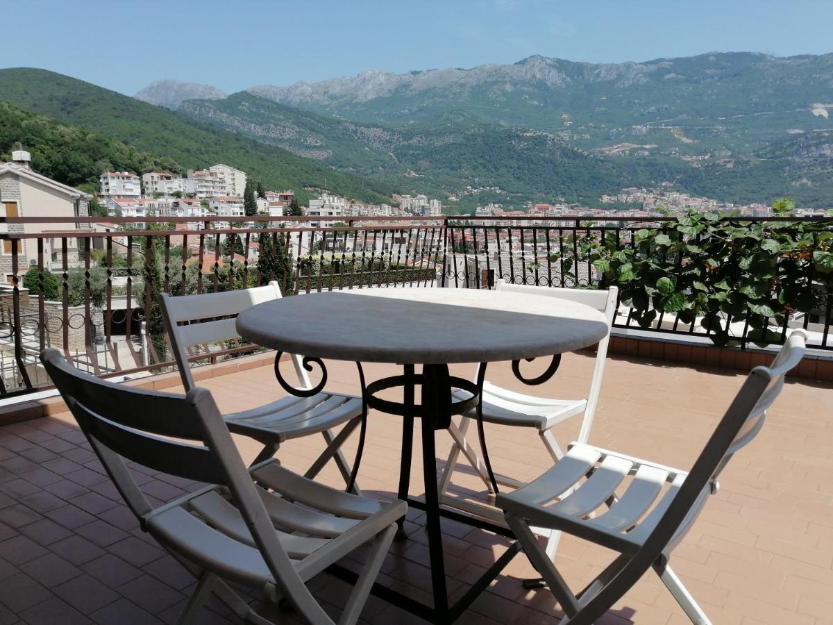 Lovely Apartment With Big Terrace In Будва Екстериор снимка
