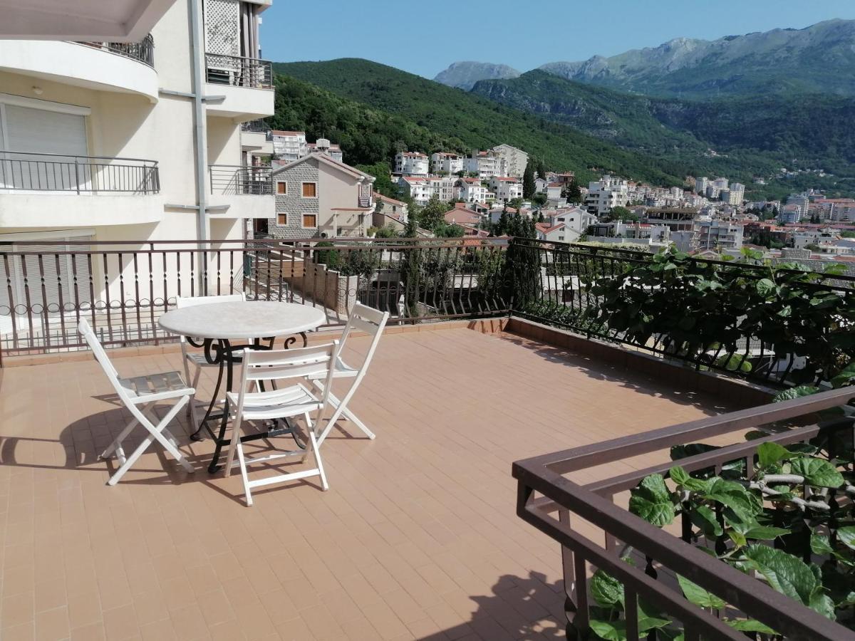 Lovely Apartment With Big Terrace In Будва Екстериор снимка