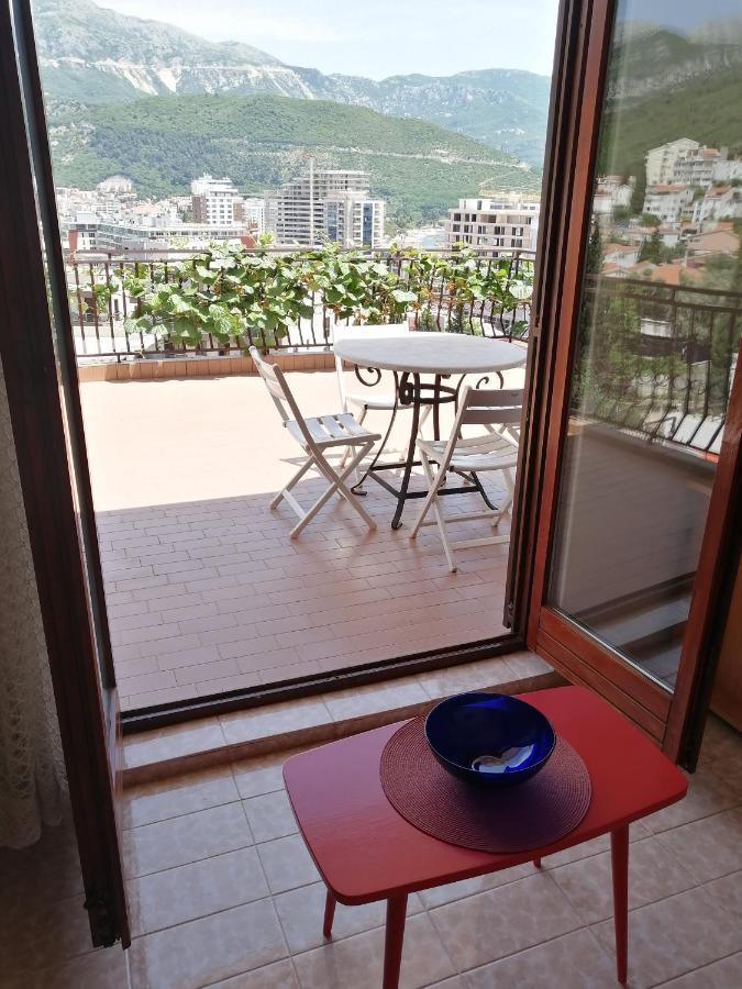 Lovely Apartment With Big Terrace In Будва Екстериор снимка